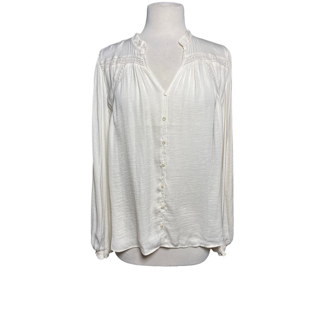 CUPCAKES & CASHMERE Women’s Cream Satin Lace Trim Long Sleeve Top